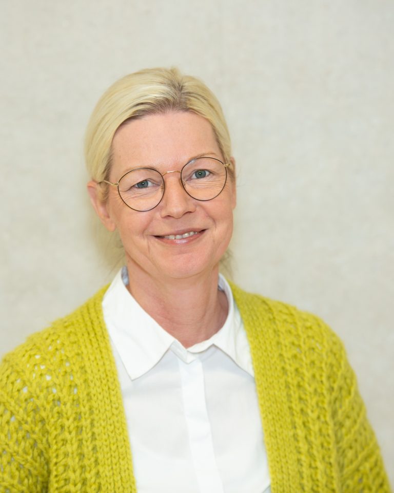 Frau Krämer (Sonderpädagogin)