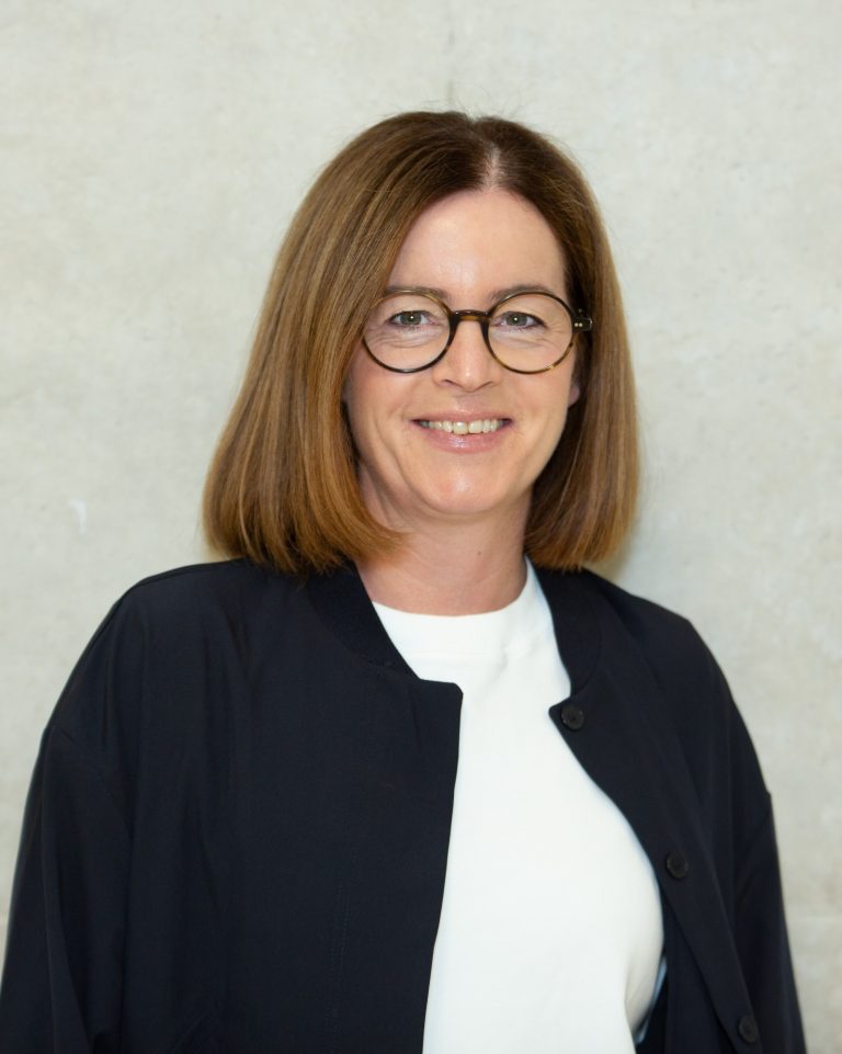 3c: Frau Passauer